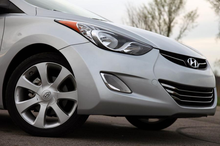  Hyundai Elantra Limited 2011 года  (фото 4 из 45)